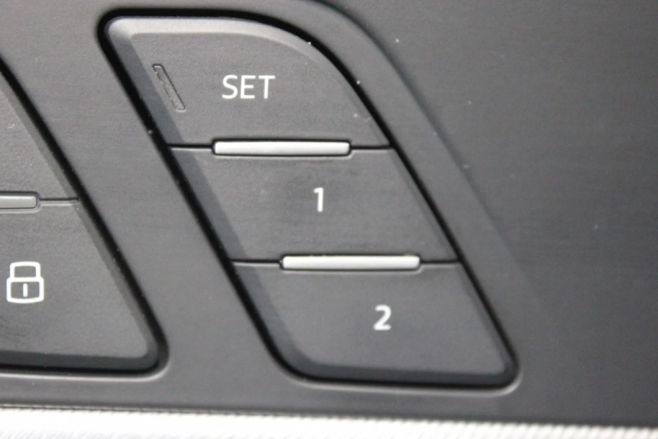 2017 Audi A4 Progressiv Awd Cuir Toit **ApprouvÉ À 99.9%** Image principale