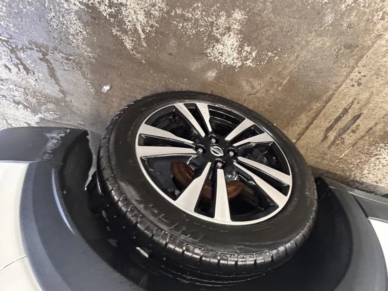 2018 Nissan Kicks SV BLUETOOTH MAGS **APPROUVÉ À 99.9%** Main Image