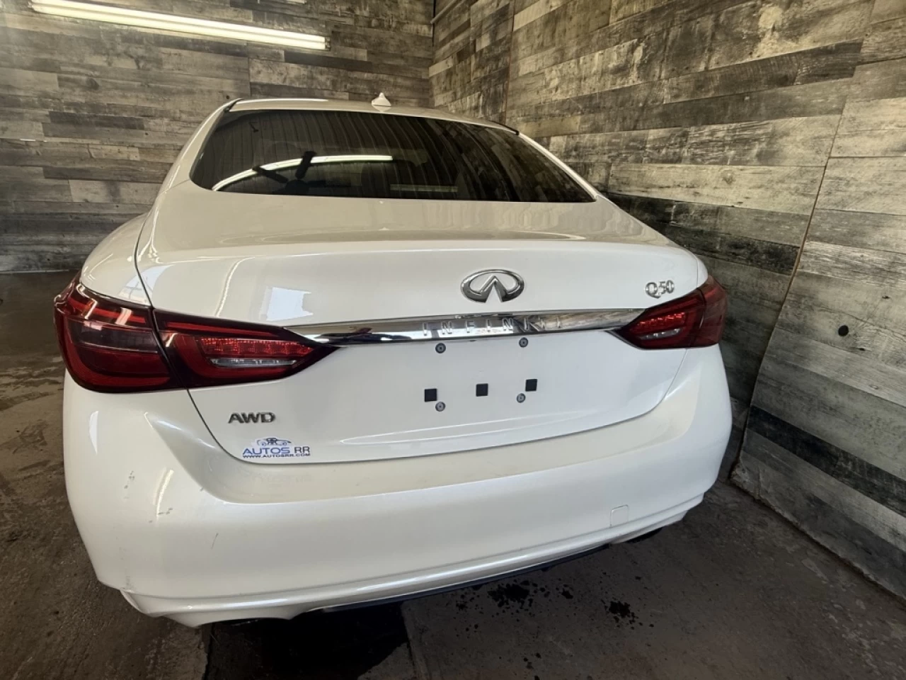 2018 Infiniti Q50 2.0t LUXE AWD CUIR TOIT NAV ** APPROUVÉ À 99.9% ** Main Image