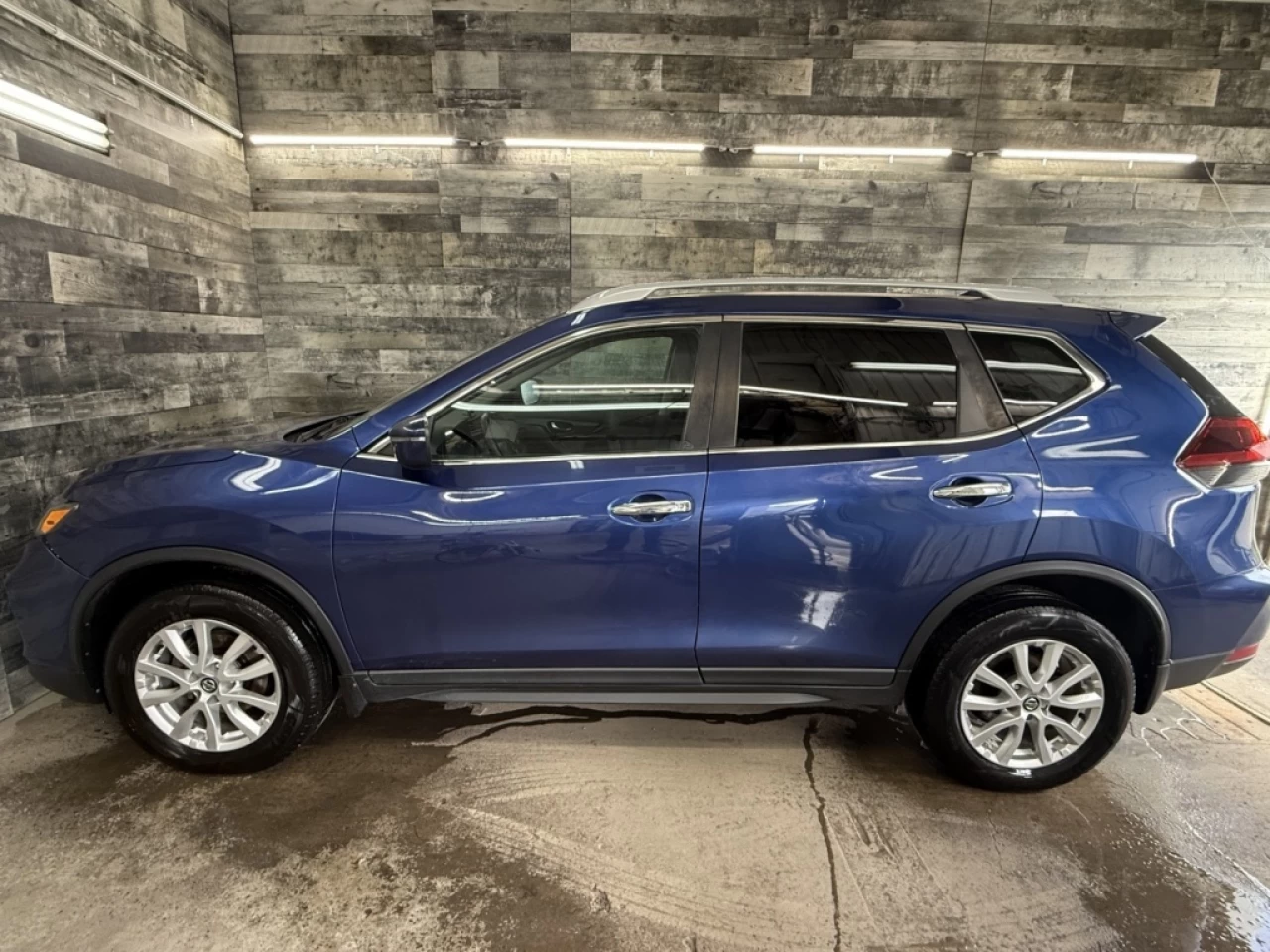 2020 Nissan Rogue SV Awd Cam de recul mags  ** APPROUVÉE 99,9% ** Image principale