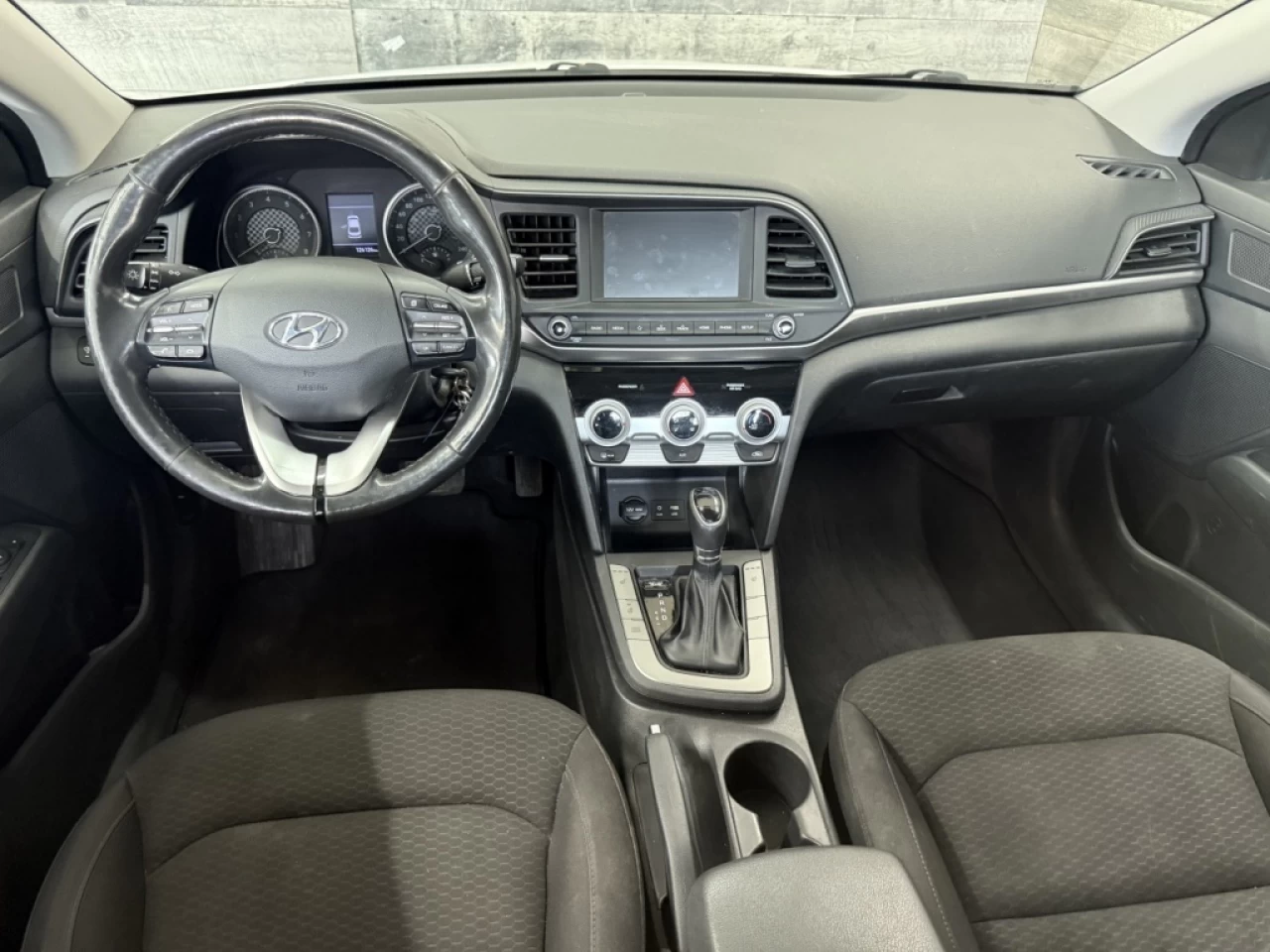 2019 Hyundai Elantra Preferred  Auto Bluetooth ** APPROUVÉ À ** 99.9% Main Image
