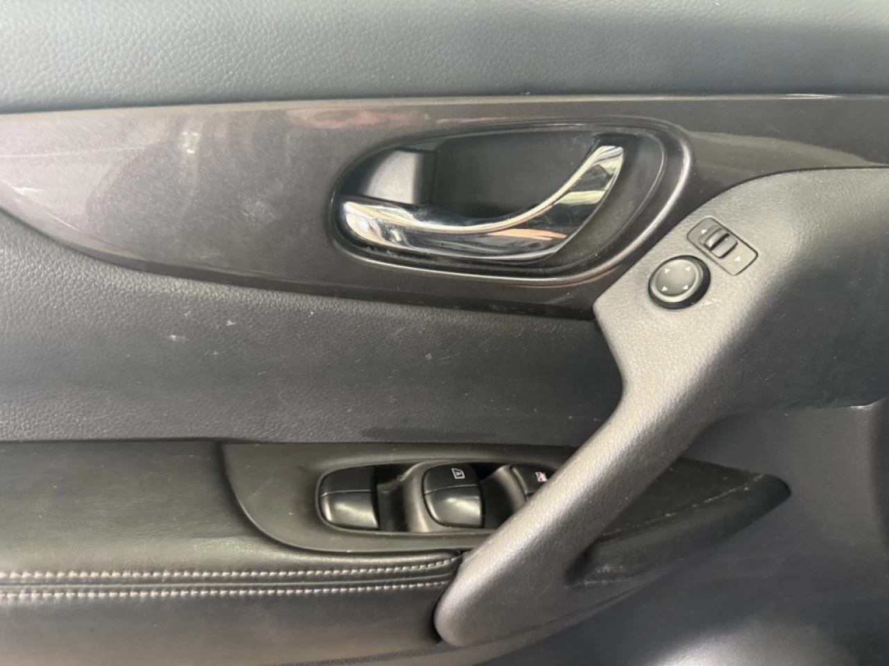 2019 Nissan Rogue SV AWD TOIT PANO CAM DE RECUL** APPROUVÉ À 99.9% * Main Image