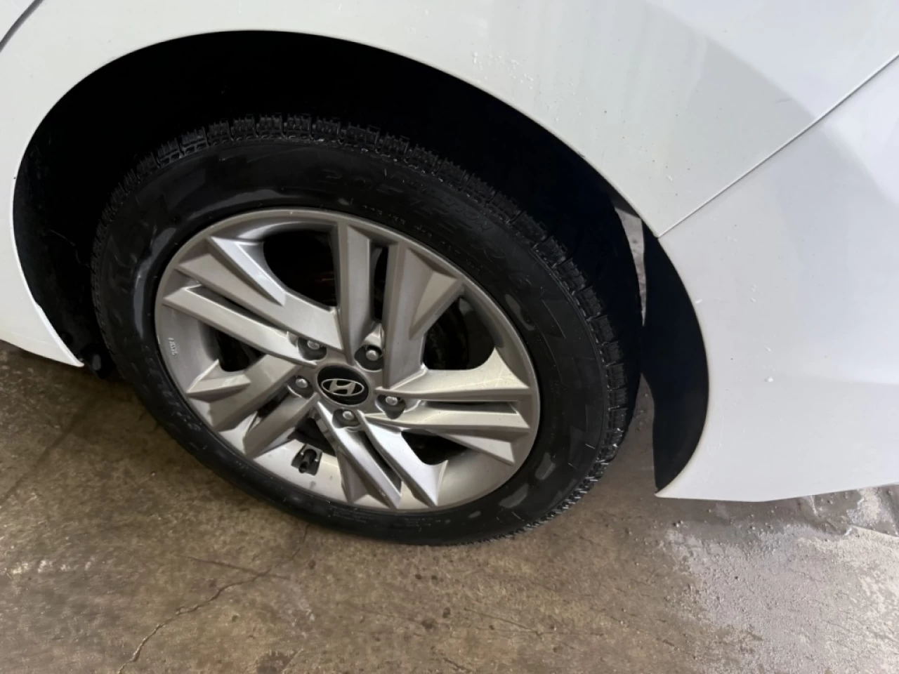 2019 Hyundai Elantra Preferred  Auto Bluetooth ** APPROUVÉ À ** 99.9% Main Image