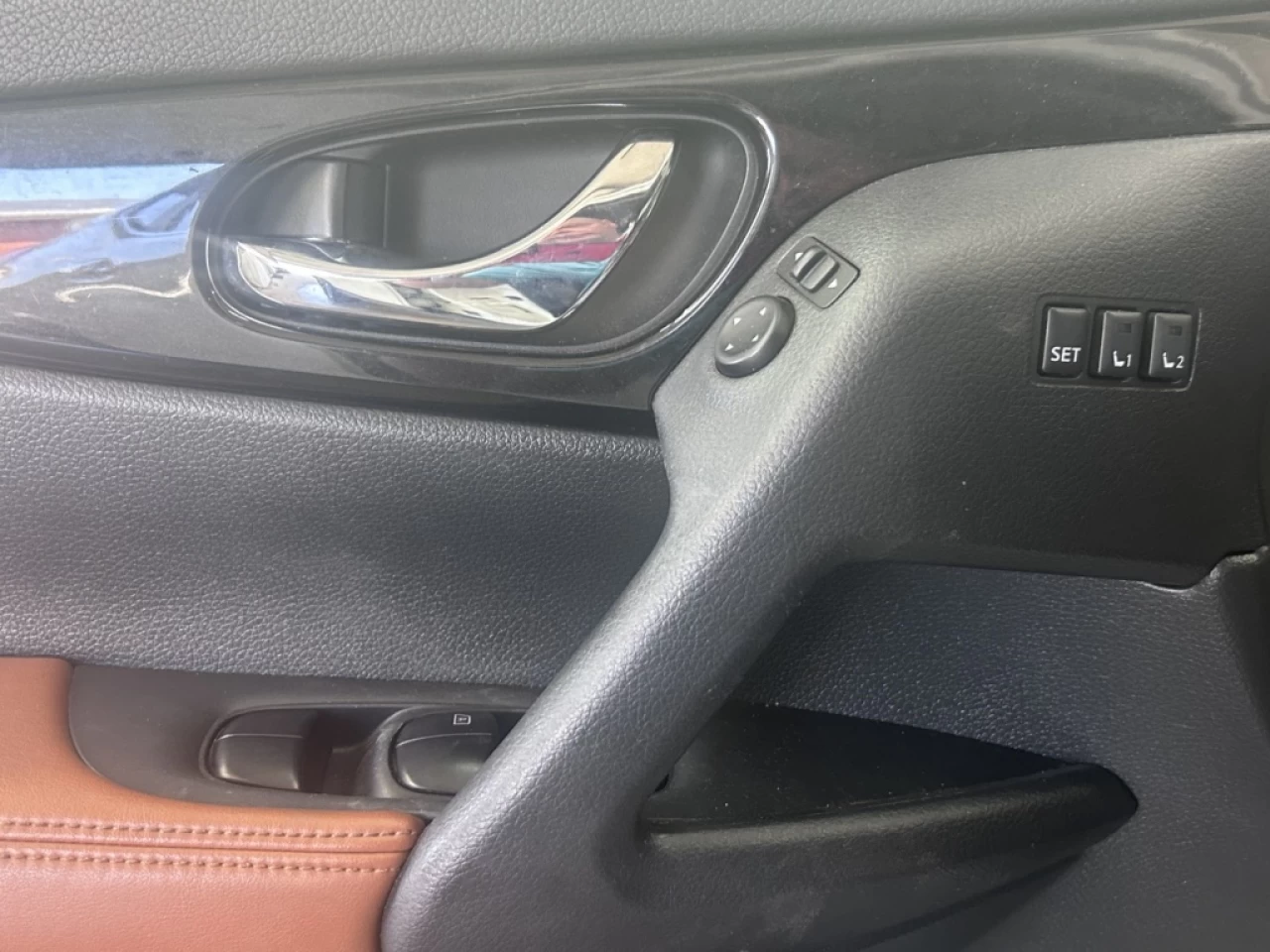 2018 Nissan Rogue SL AWD AUTO NAV TOIT CUIR **APPROUVÉE 99,9%** Main Image