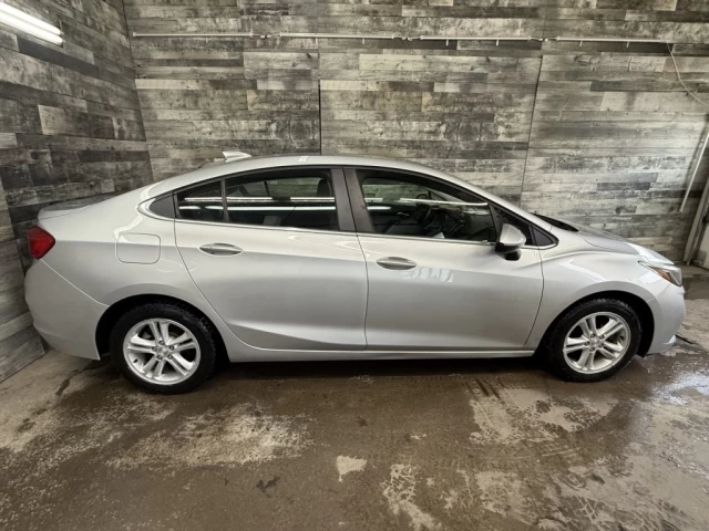 Chevrolet Cruze LT AUTO CAM DE RECUL ** APPROUVÉ À 99.9% ** 2018