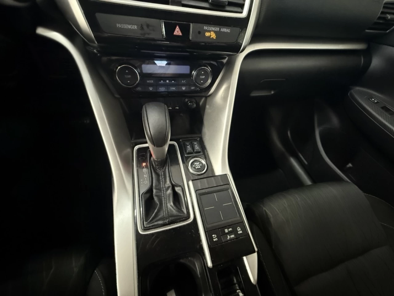 2019 Mitsubishi Eclipse Cross SE AWD MAGS ** APPROUVÉ À 99.9% ** Image principale