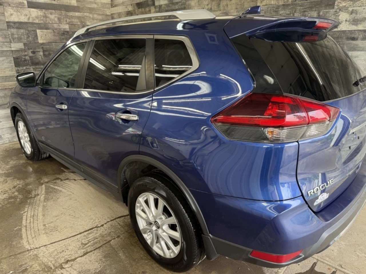 2020 Nissan Rogue SV Awd Cam de recul mags  ** APPROUVÉE 99,9% ** Image principale