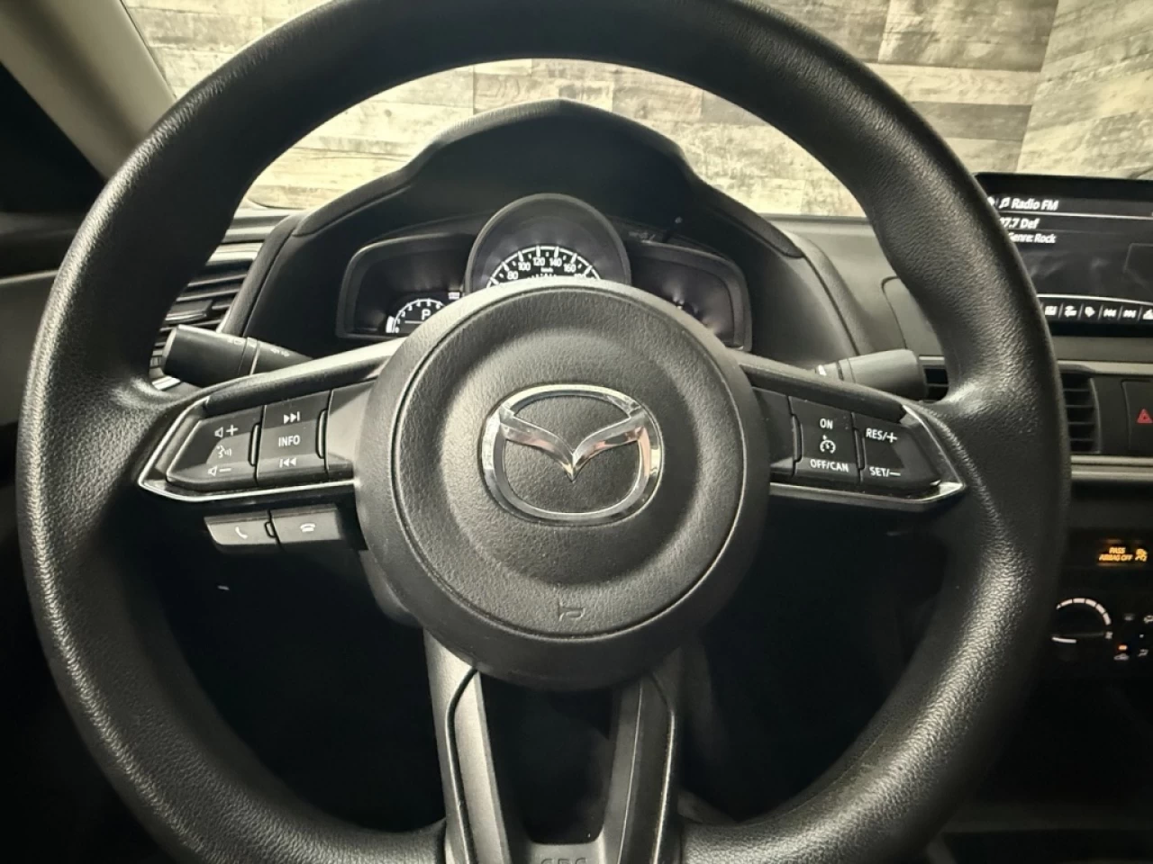 2017 Mazda Mazda3 GX AUTO CAM DE RECUL ** APPROUVÉ À 99.9% ** Main Image