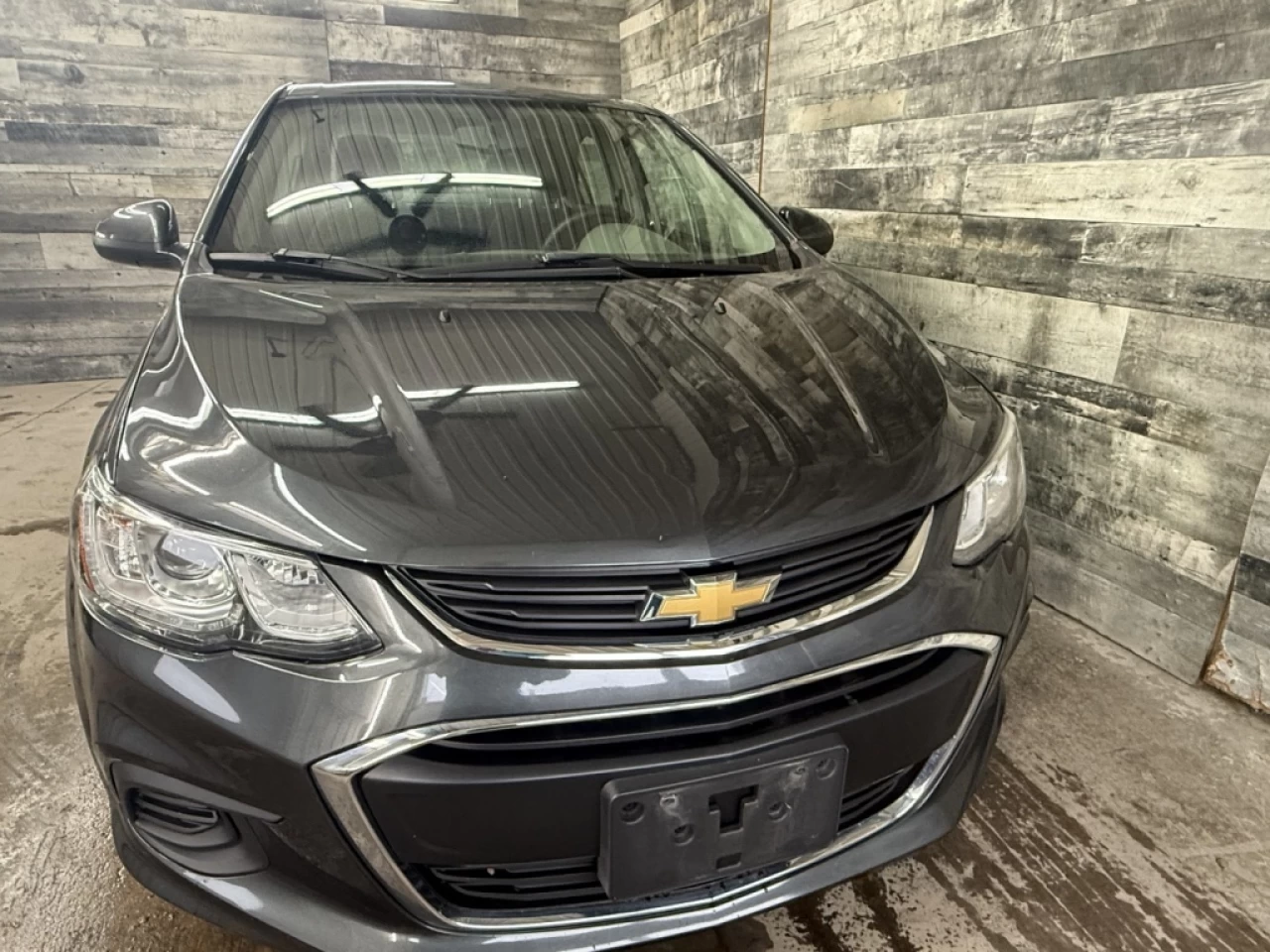 2018 Chevrolet Sonic LT Auto Apple carplay/Android **ApprouvÉ À 99.9%** Main Image