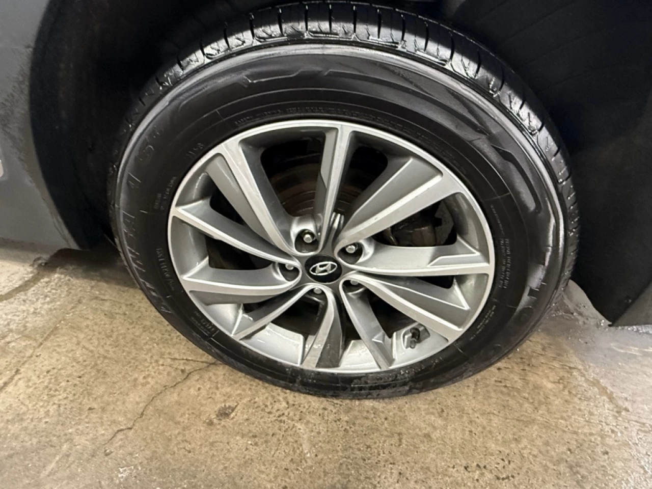 2019 Hyundai Santa Fe PrivilÉgiÉ AWD BLUETOOTH **APPROUVÉ À 99.9%** Image principale