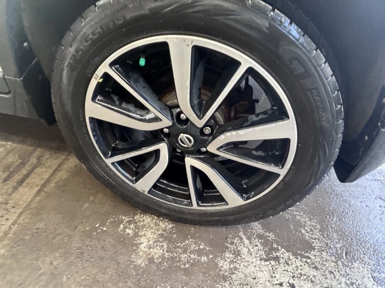 2018 Nissan Rogue SL AWD AUTO NAV TOIT CUIR **APPROUVÉE 99,9%** Main Image