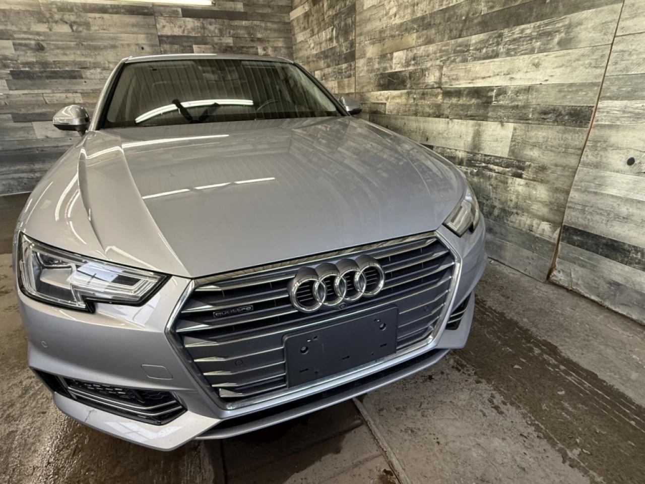 2018 Audi A4 Technik AWD CUIR NAV TOIT **APPROUVÉ À 99.9%** Main Image