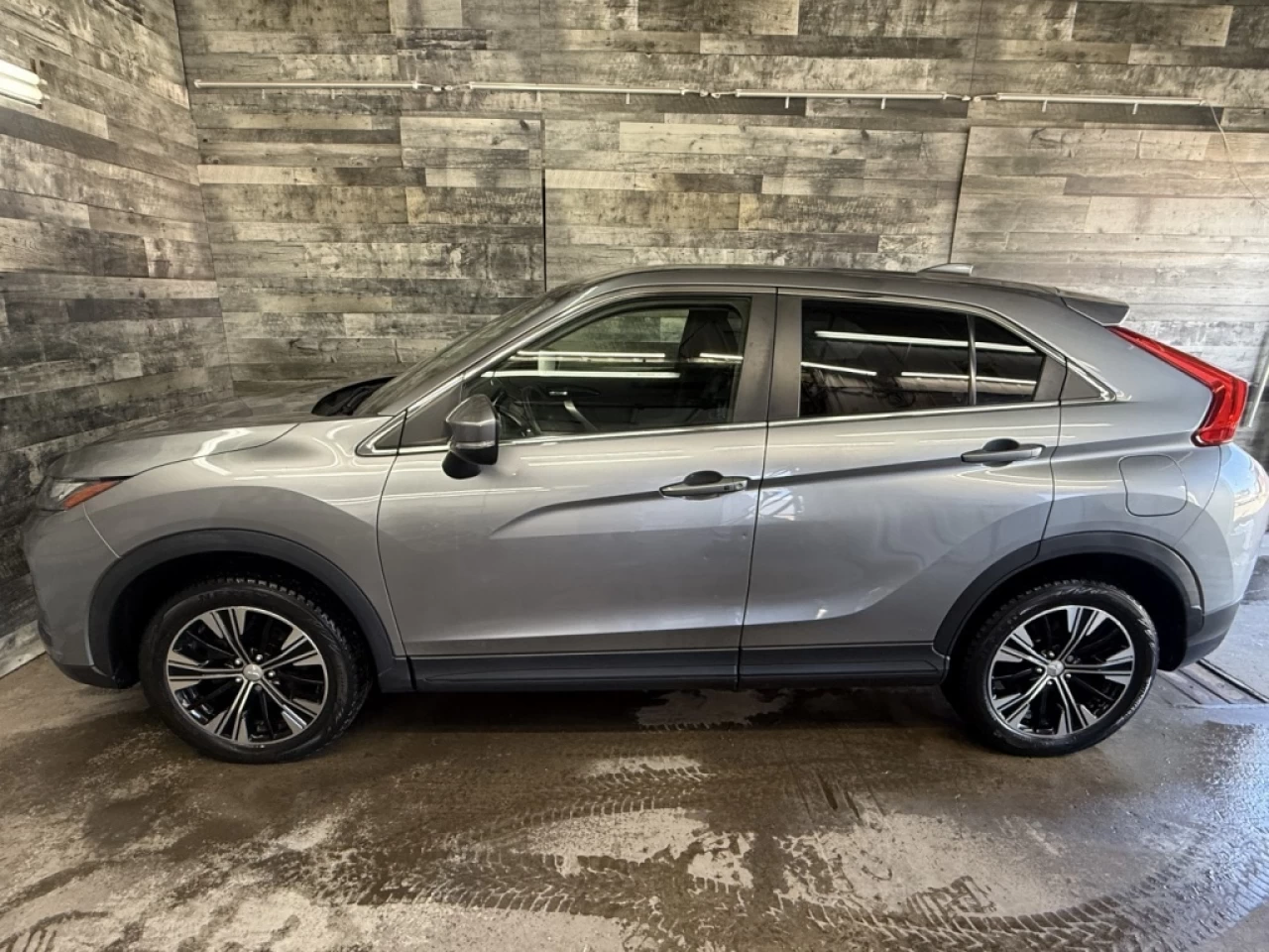 2019 Mitsubishi Eclipse Cross SE AWD MAGS ** APPROUVÉ À 99.9% ** Image principale