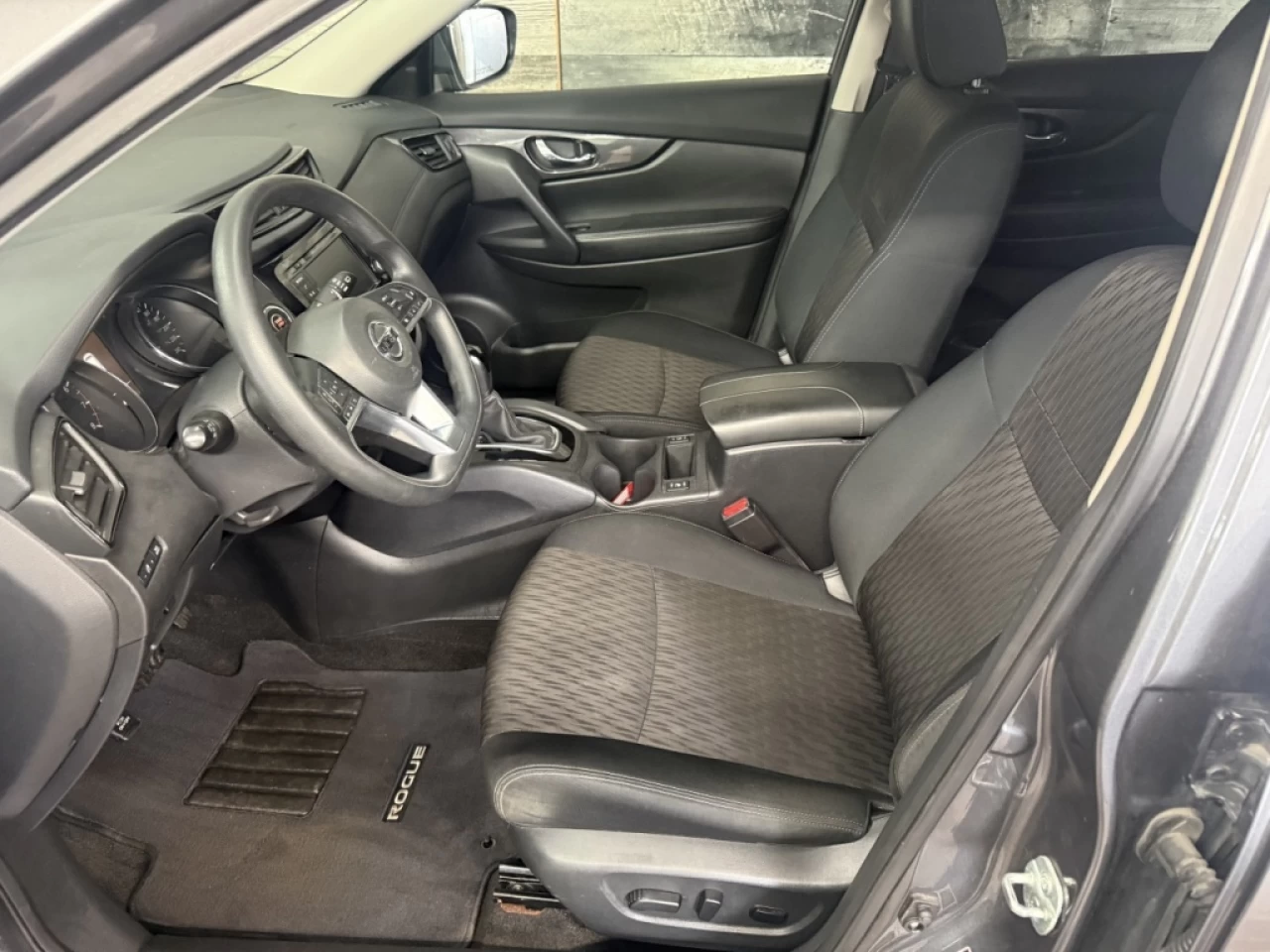 2019 Nissan Rogue SV AWD TOIT PANO CAM DE RECUL** APPROUVÉ À 99.9% * Main Image