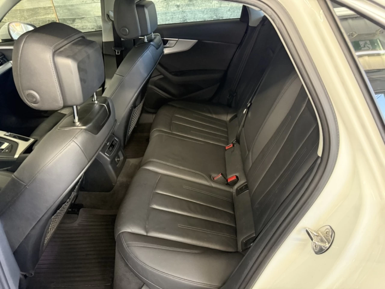 2019 Audi berline A4 Komfort AWD CUIR TOIT ** APPROUVÉ À 99.9% ** Image principale