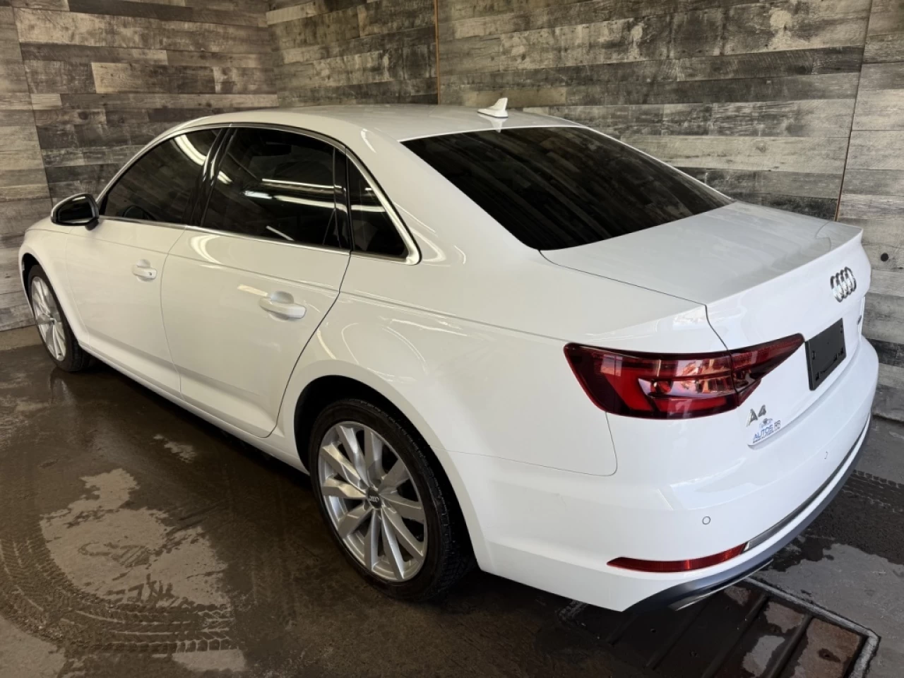 2019 Audi berline A4 Komfort AWD CUIR TOIT ** APPROUVÉ À 99.9% ** Image principale