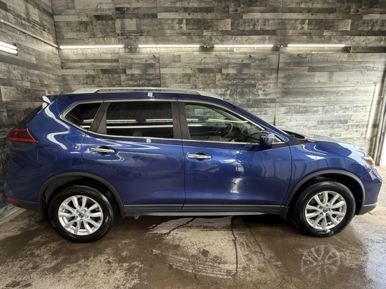 2020 Nissan Rogue SV Awd Cam de recul mags  ** APPROUVÉE 99,9% ** Image principale