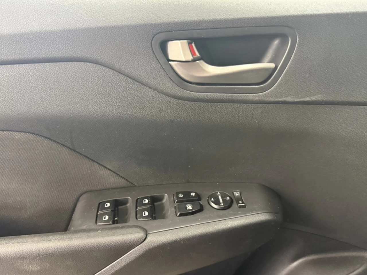 2019 Hyundai Accent PrivilÉgiÉ Auto Bluetooth sieges chauffant **Appro Image principale