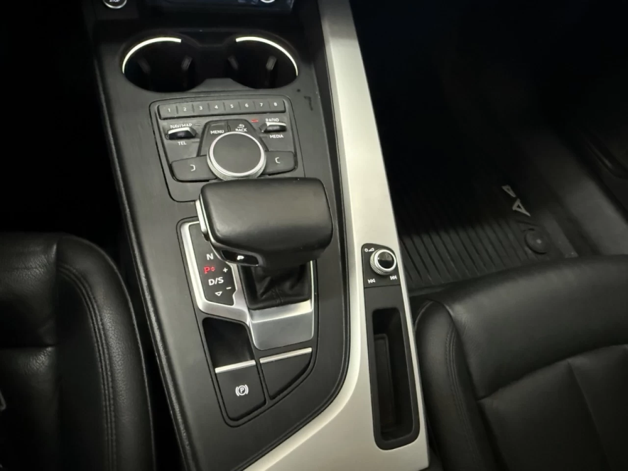 2019 Audi berline A4 Komfort AWD CUIR TOIT ** APPROUVÉ À 99.9% ** Image principale