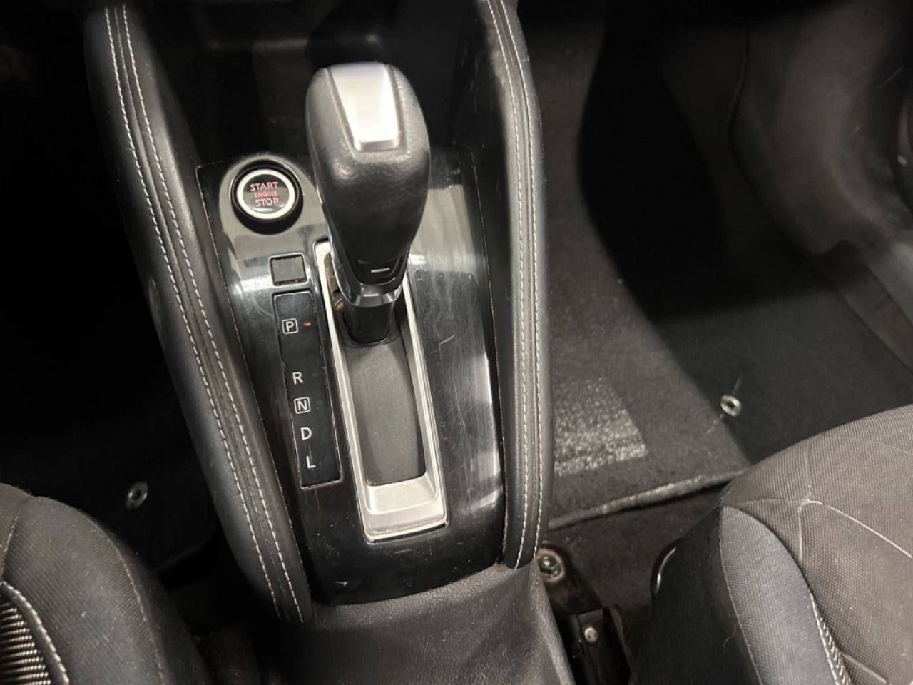 2018 Nissan Kicks SV BLUETOOTH MAGS **APPROUVÉ À 99.9%** Main Image