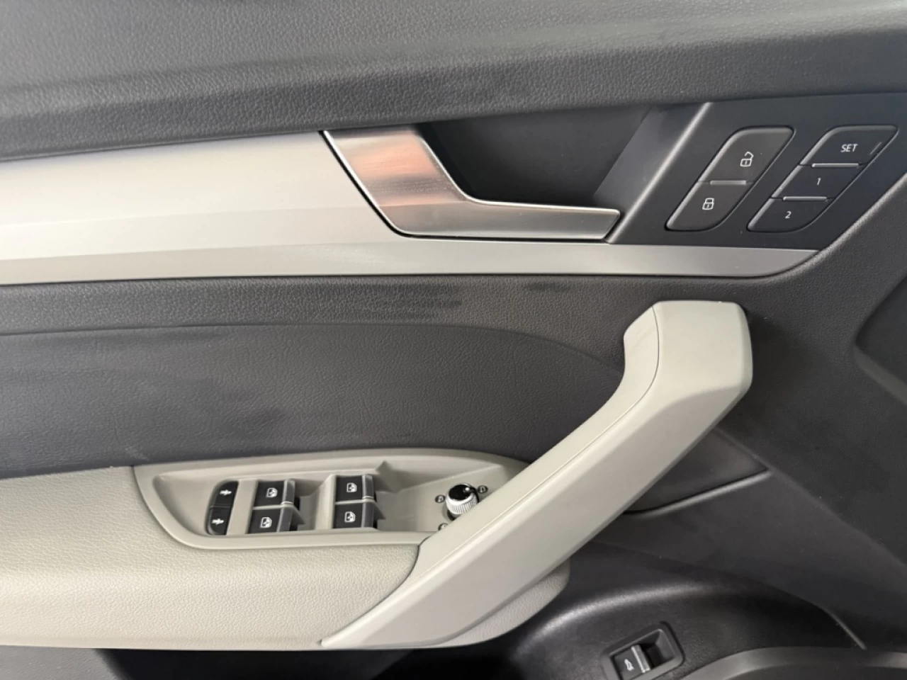 2019 Audi Q5 Komfort AWD CUIR ** APPROUVÉ À 99.9% ** Image principale