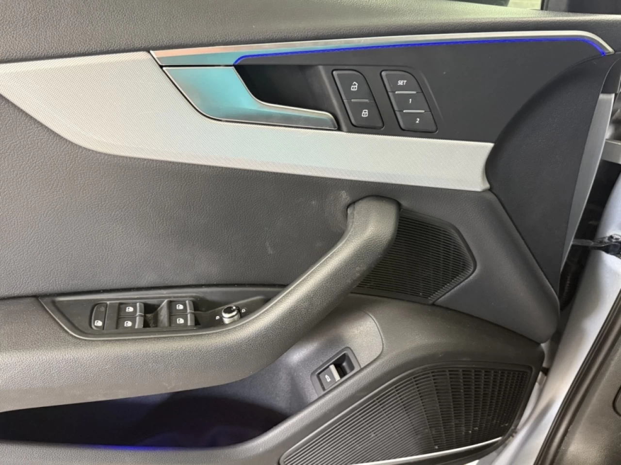 2018 Audi A4 Technik AWD CUIR NAV TOIT **APPROUVÉ À 99.9%** Main Image