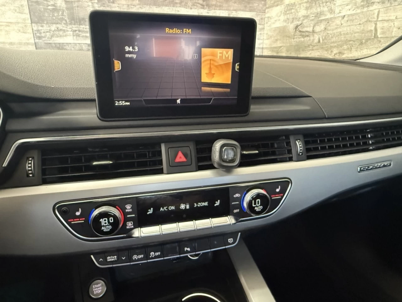 2019 Audi berline A4 Komfort AWD CUIR TOIT ** APPROUVÉ À 99.9% ** Image principale