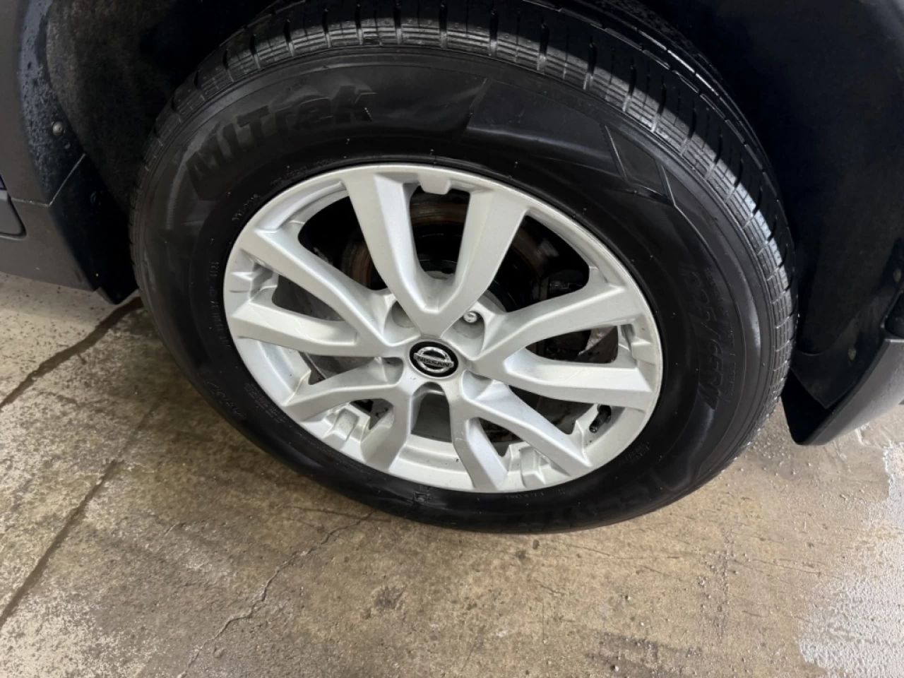 2020 Nissan Rogue SV Awd Cam de recul mags  ** APPROUVÉE 99,9% ** Image principale