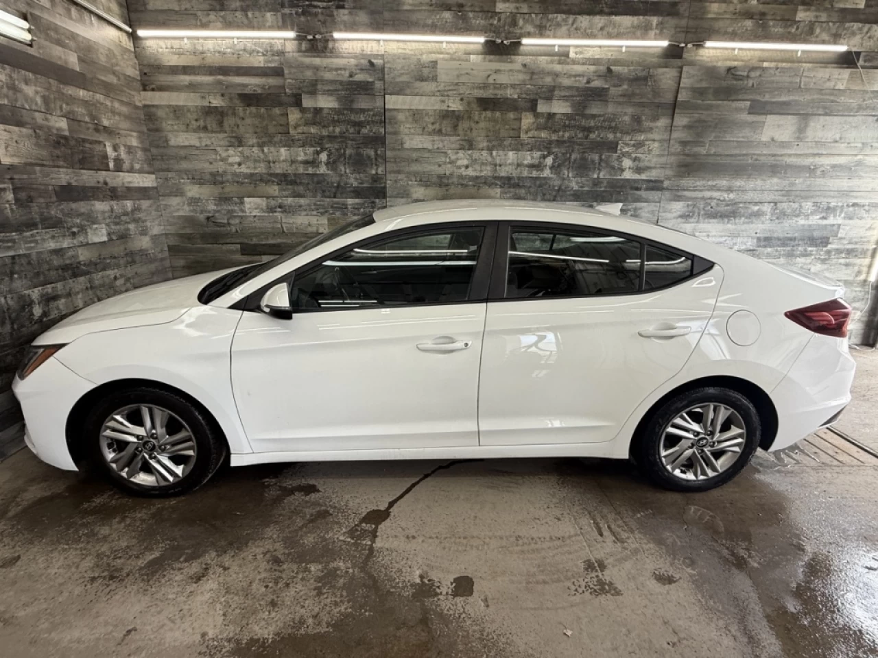 2019 Hyundai Elantra Preferred  Auto Bluetooth ** APPROUVÉ À ** 99.9% Main Image
