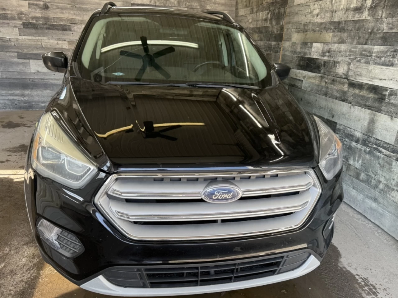 2018 Ford Escape SEL AWD CUIR CAM DE RECUL **APPROUVÉE 99,9%** Image principale