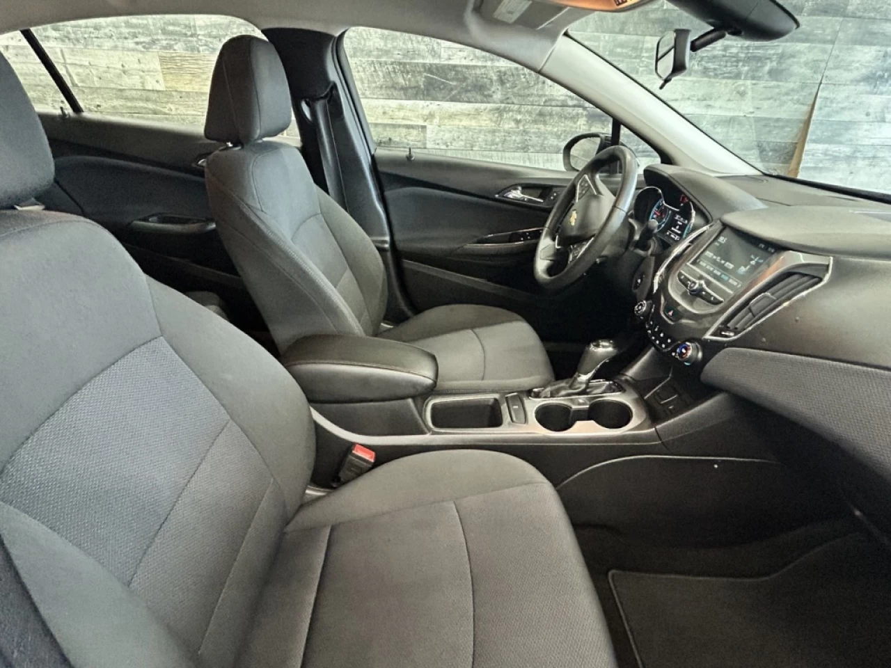 2018 Chevrolet Cruze LT Auto Cam de recul ** ApprouvÉ À 99.9% ** Image principale