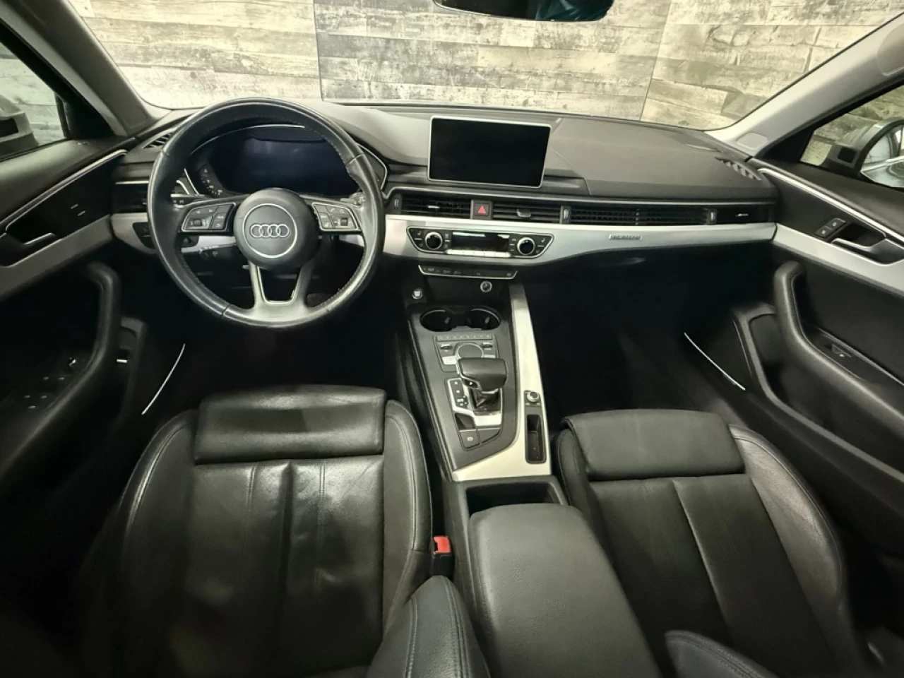 2018 Audi A4 Technik AWD CUIR NAV TOIT **APPROUVÉ À 99.9%** Main Image