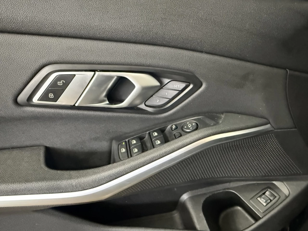 2021 BMW 3 Series 330i xDrive AWD CUIR TOIT NAV ** APPROUVÉ À 99.9% Main Image