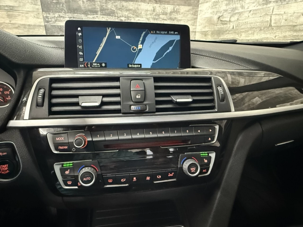 2018 BMW 3 Series 330i xDrive MSPORT CUIR TOIT NAV ** APPROUVÉ À 99. Main Image