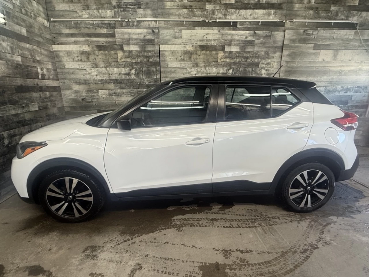 2019 Nissan Kicks SR AUTO CAM DE RECUL BLUETOOTH **APPROUVÉ À 99.9%* Main Image
