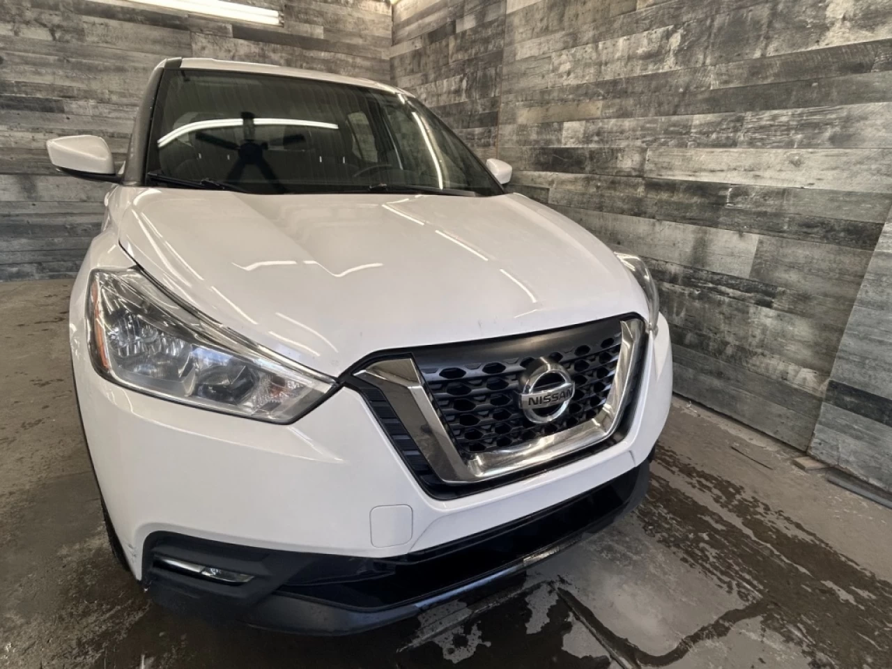 2018 Nissan Kicks SV BLUETOOTH MAGS **APPROUVÉ À 99.9%** Main Image