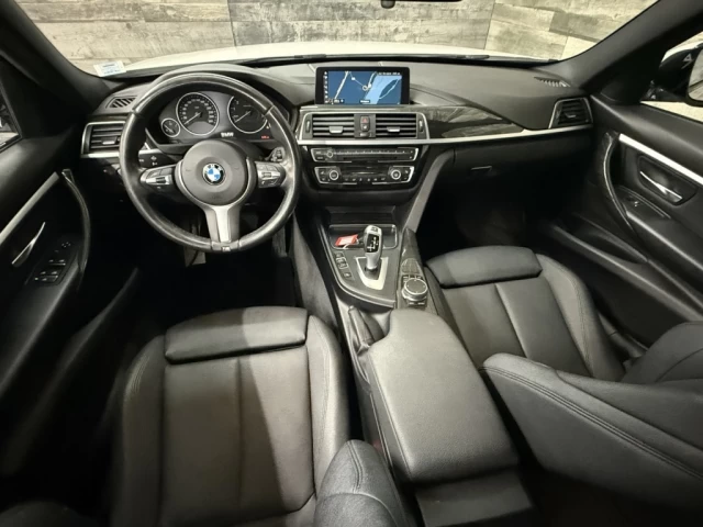BMW 3 Series 330i xDrive MSPORT CUIR TOIT NAV ** APPROUVÉ À 99. 2018
