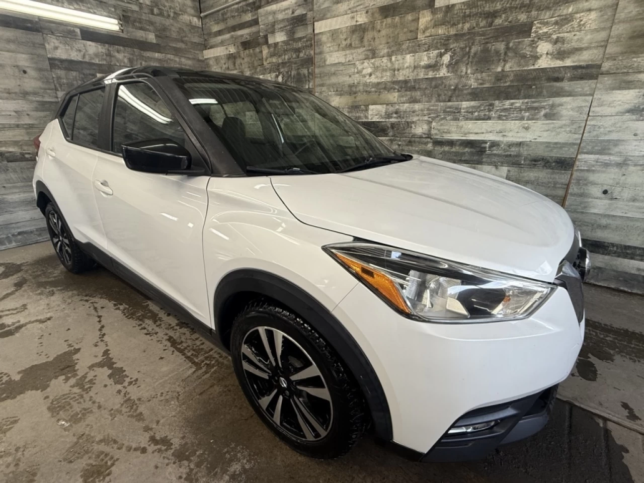2019 Nissan Kicks SR AUTO CAM DE RECUL BLUETOOTH **APPROUVÉ À 99.9%* Main Image