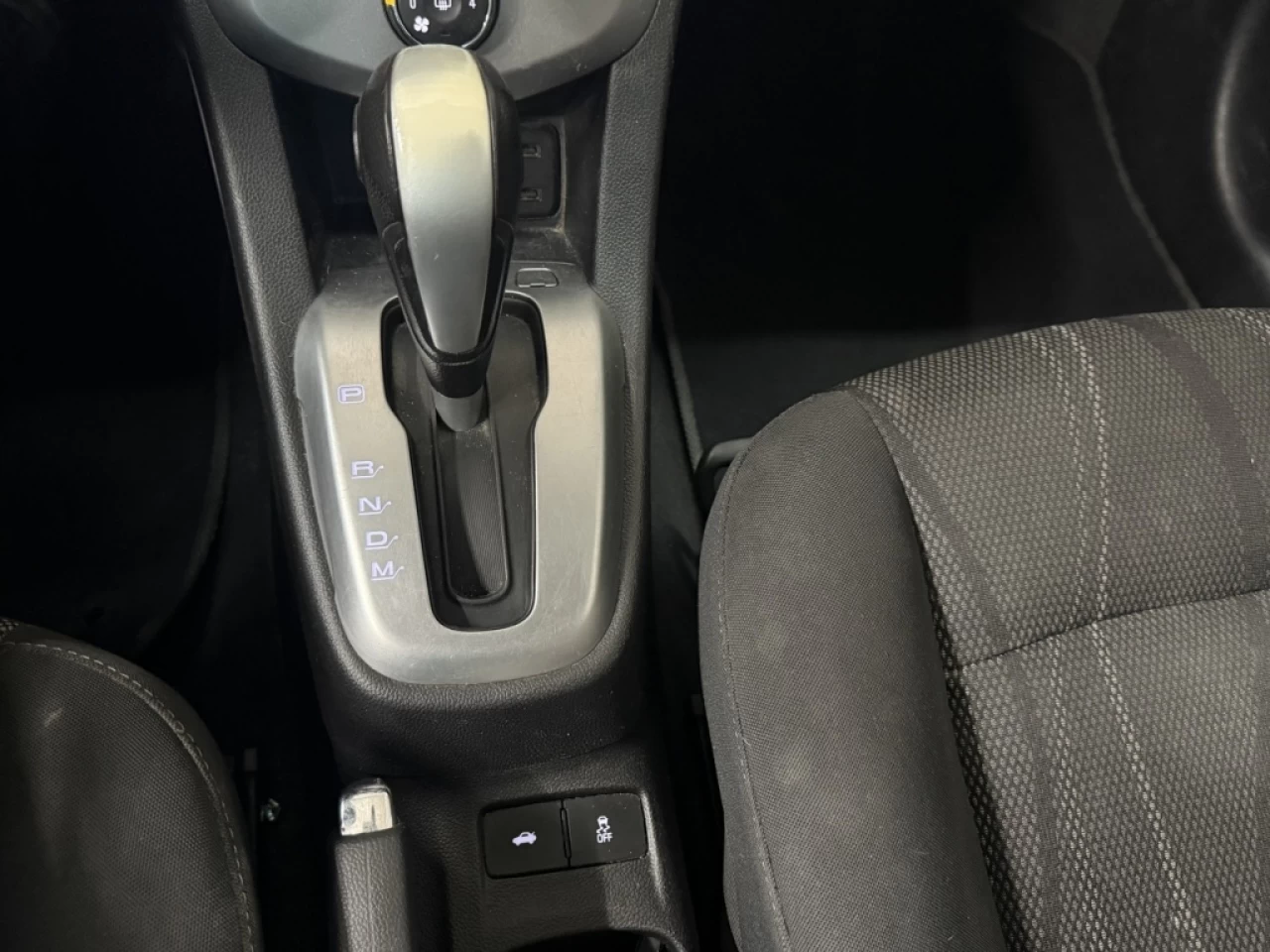 2018 Chevrolet Sonic LT Auto Apple carplay/Android **ApprouvÉ À 99.9%** Main Image