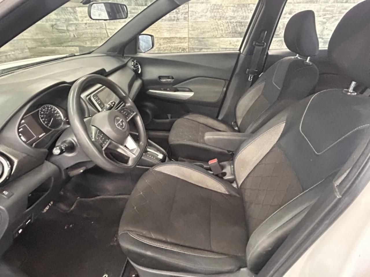 2018 Nissan Kicks SV BLUETOOTH MAGS **APPROUVÉ À 99.9%** Main Image