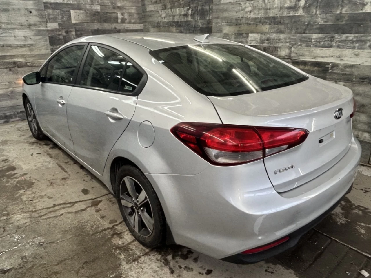 2018 Kia Forte Auto Cam de Recul S. Chauffant ** APPROUVÉE 99.9% Main Image