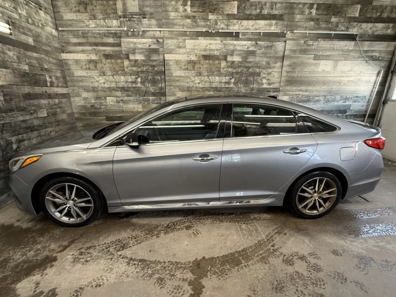 2016 Hyundai Sonata 2.0T Sport Ultimate CUIR NAV TOIT **APPROUVÉ À 99. Image principale