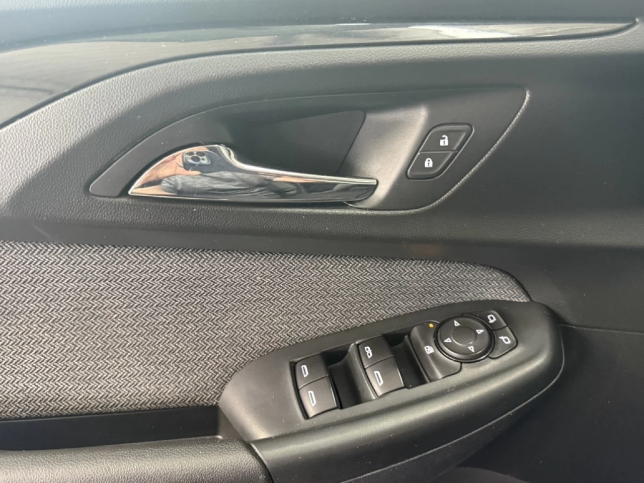 2021 Chevrolet TrailBlazer LT AWD MAGS ** APPROUVÉ À 99.9% ** Image principale