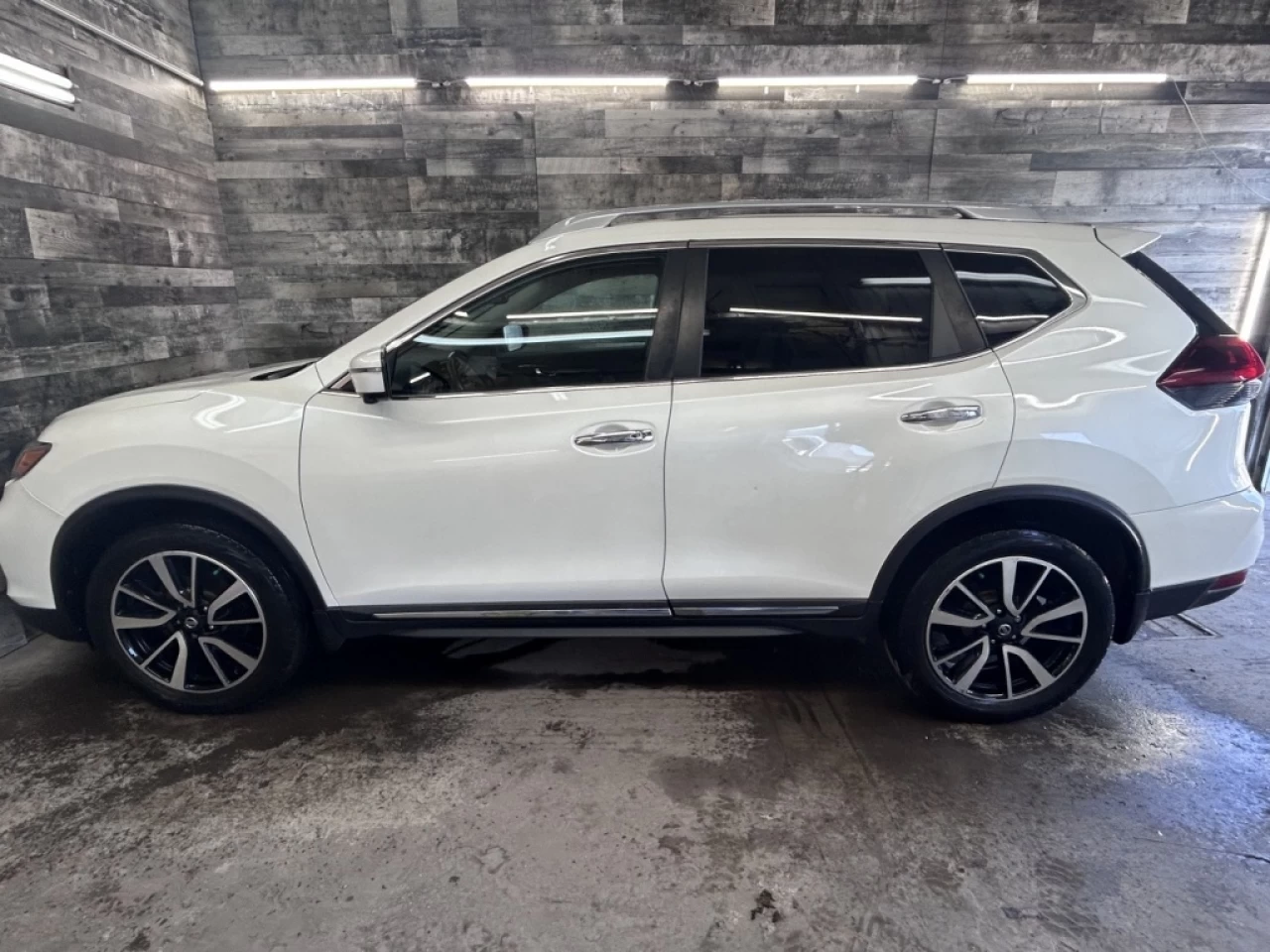 2018 Nissan Rogue SL AWD AUTO NAV TOIT CUIR **APPROUVÉE 99,9%** Main Image