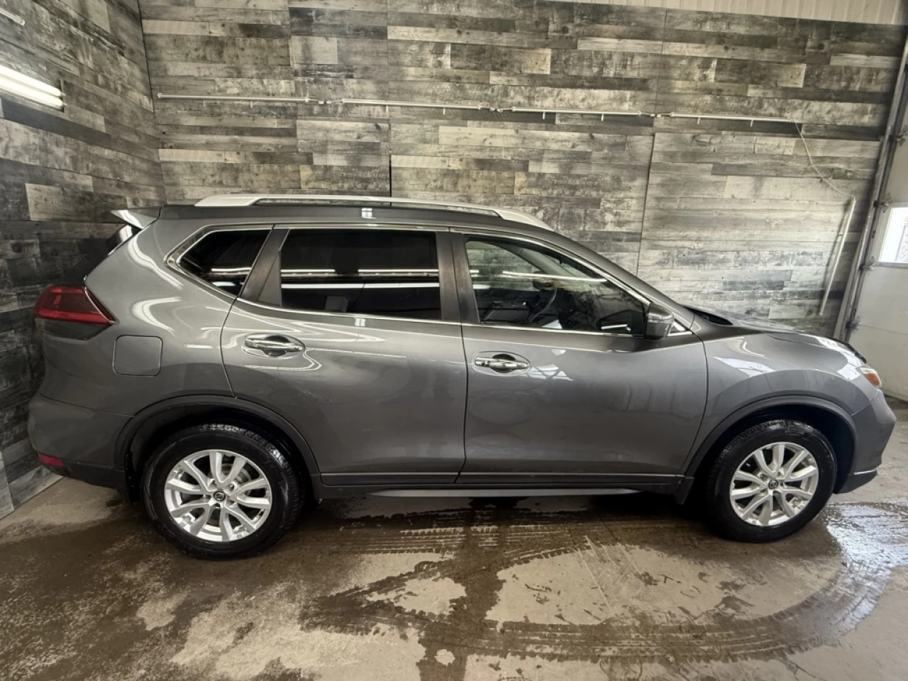 2019 Nissan Rogue SV AWD TOIT PANO CAM DE RECUL** APPROUVÉ À 99.9% * Main Image