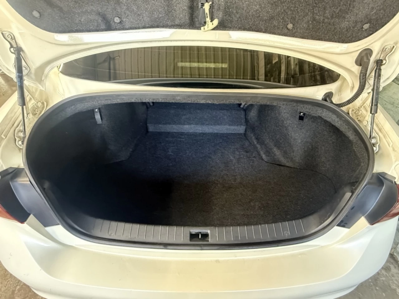 2018 Infiniti Q50 2.0t LUXE AWD CUIR TOIT NAV ** APPROUVÉ À 99.9% ** Main Image