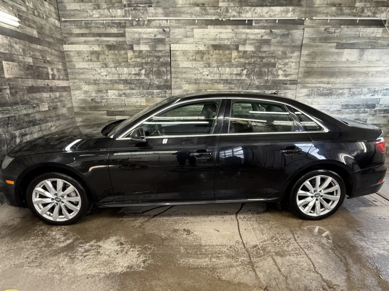 2018 Audi A4 Komfort Awd Cuir Navigation sieges chauffant Bluet Main Image