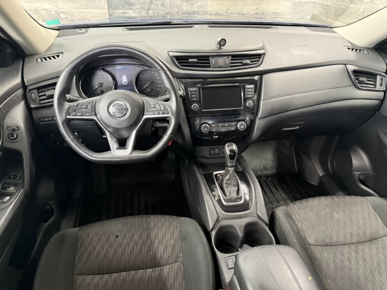 2020 Nissan Rogue SV Awd Cam de recul mags  ** APPROUVÉE 99,9% ** Image principale