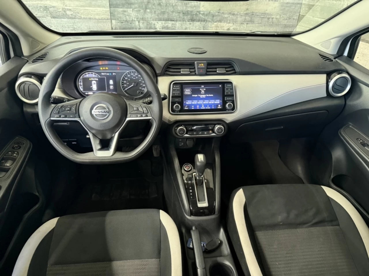 2021 Nissan Versa SV AUTO BLUETOOTH MAGS **APPROUVÉ À 99.9%** Main Image