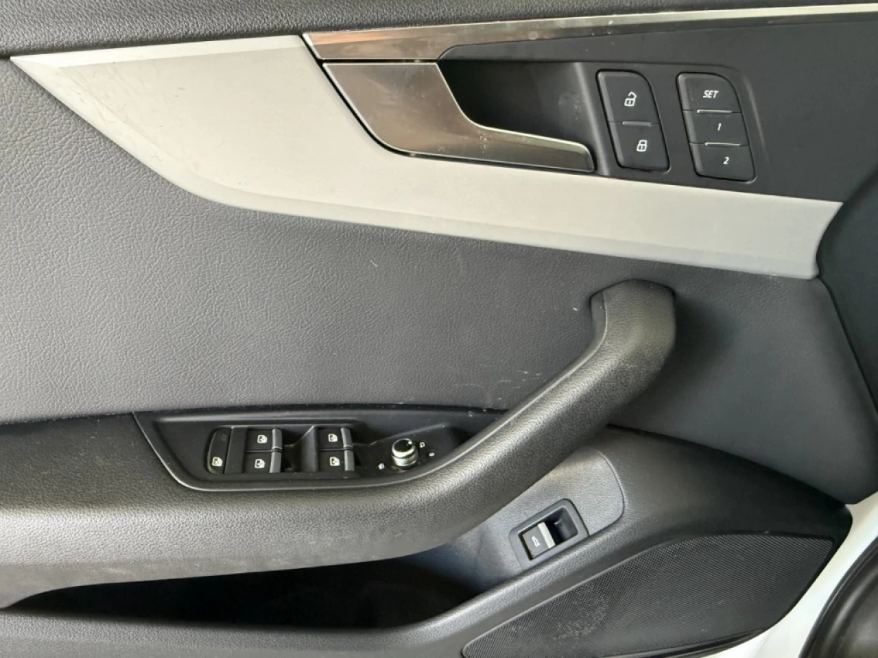 2019 Audi berline A4 Komfort AWD CUIR TOIT ** APPROUVÉ À 99.9% ** Image principale